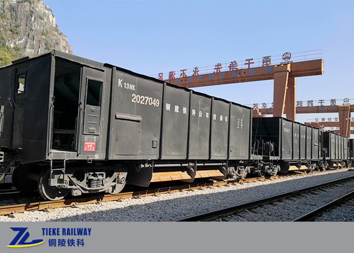 UIC 60t Railway Cargo Train Car Hopper Wagon Untuk Partikel Mineral Bijih Ballast